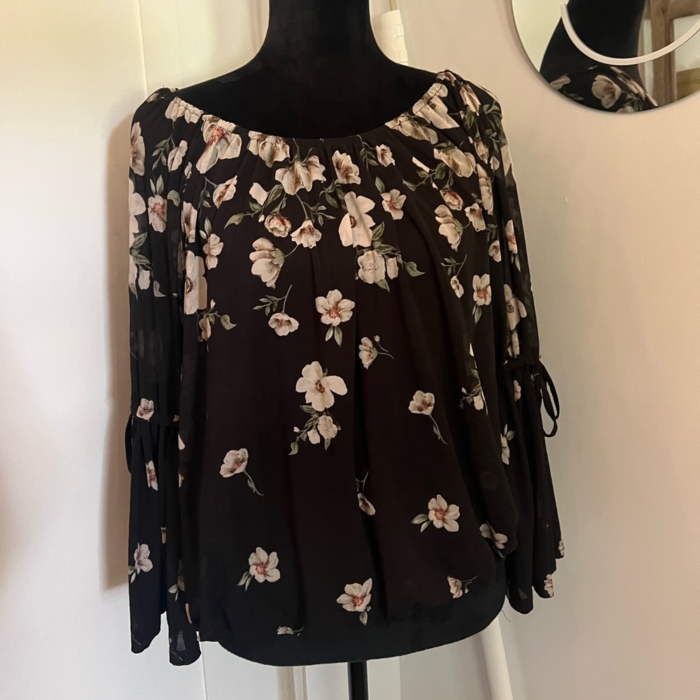 Bell sleeve dress up shirt